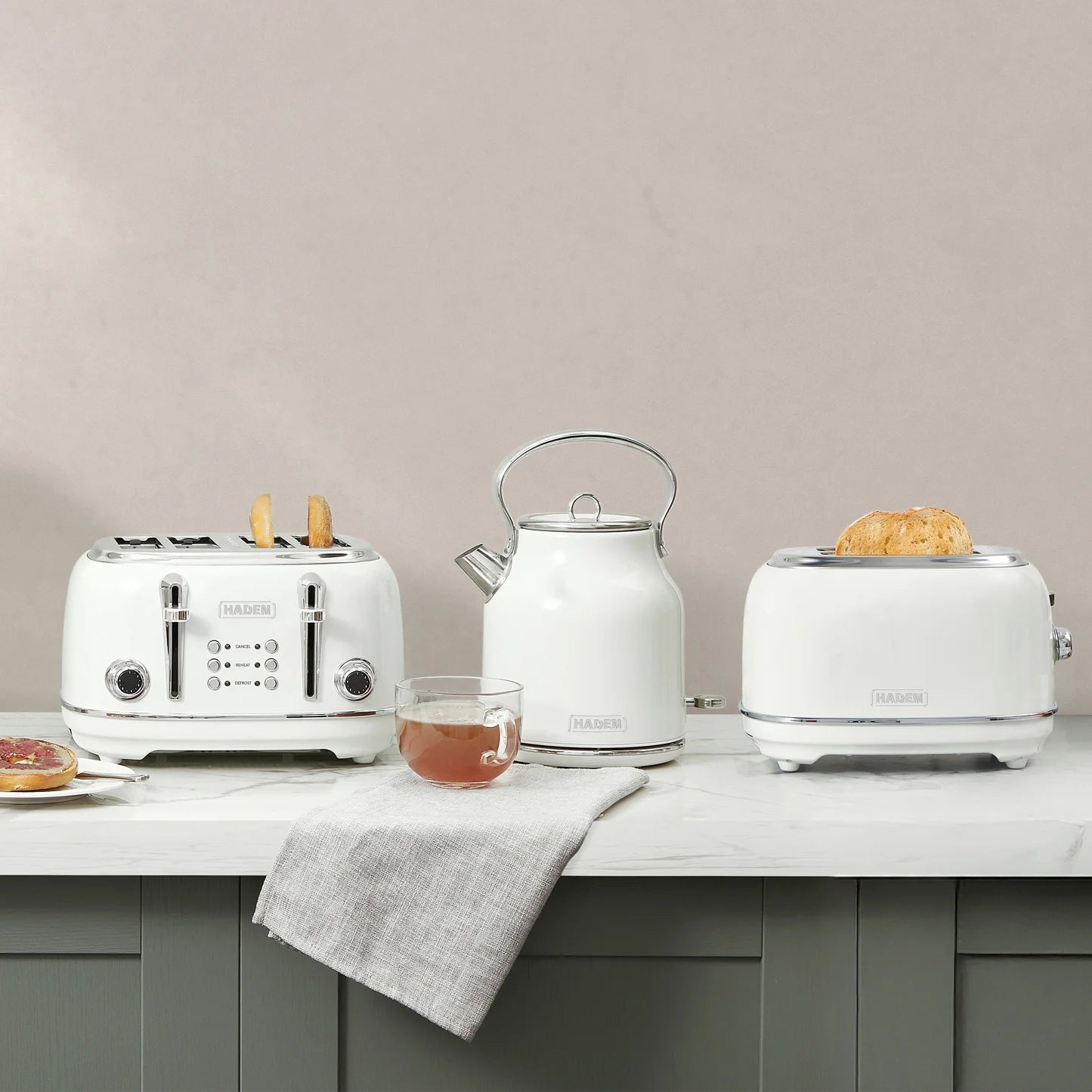 Haden Heritage Ivory Kettle