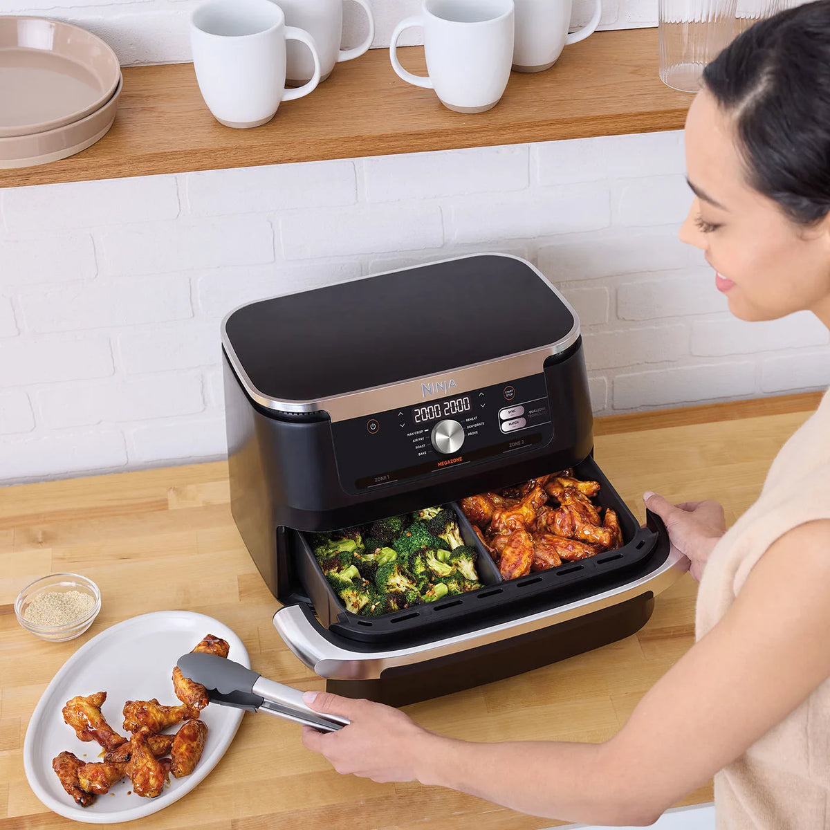 The NINJA Foodi MAX Dual Zone Air Fryer in White, EXCLUSIVE to Currys  Ireland