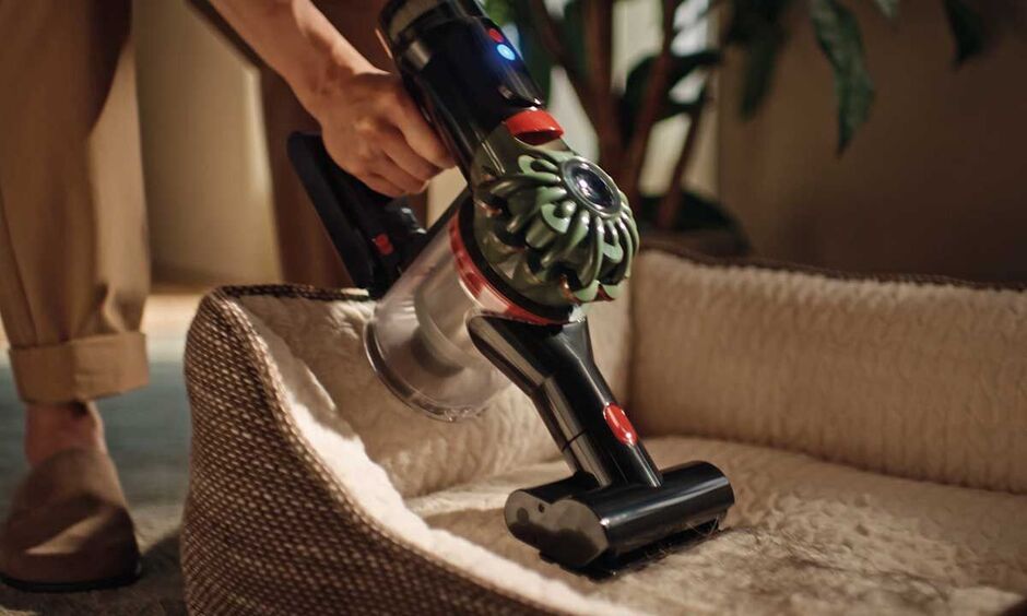 Dyson V8 Cyclone ** NEW MODEL **