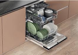 Hotpoint H7IHP42LUK Built in 15 Place Settings Dishwasher