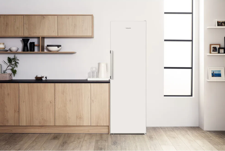 Hotpoint SH6A2QWR Freestanding Larder Fridge - White