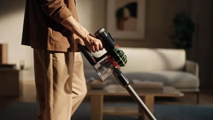 Dyson V8 Cyclone ** NEW MODEL **