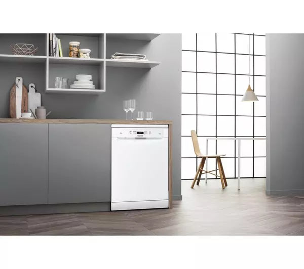 Hotpoint HFC3C26WCX Dishwasher - white