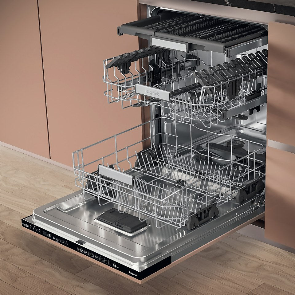 Hotpoint H7IHP42LUK Built in 15 Place Settings Dishwasher - C ENERGY