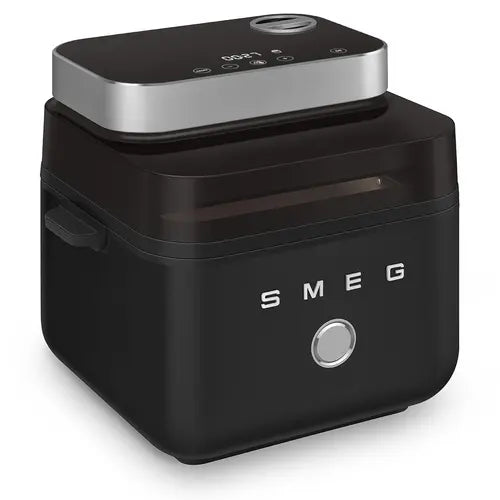 Smeg AFC01BLMUK Matte Black 7L Airfryer