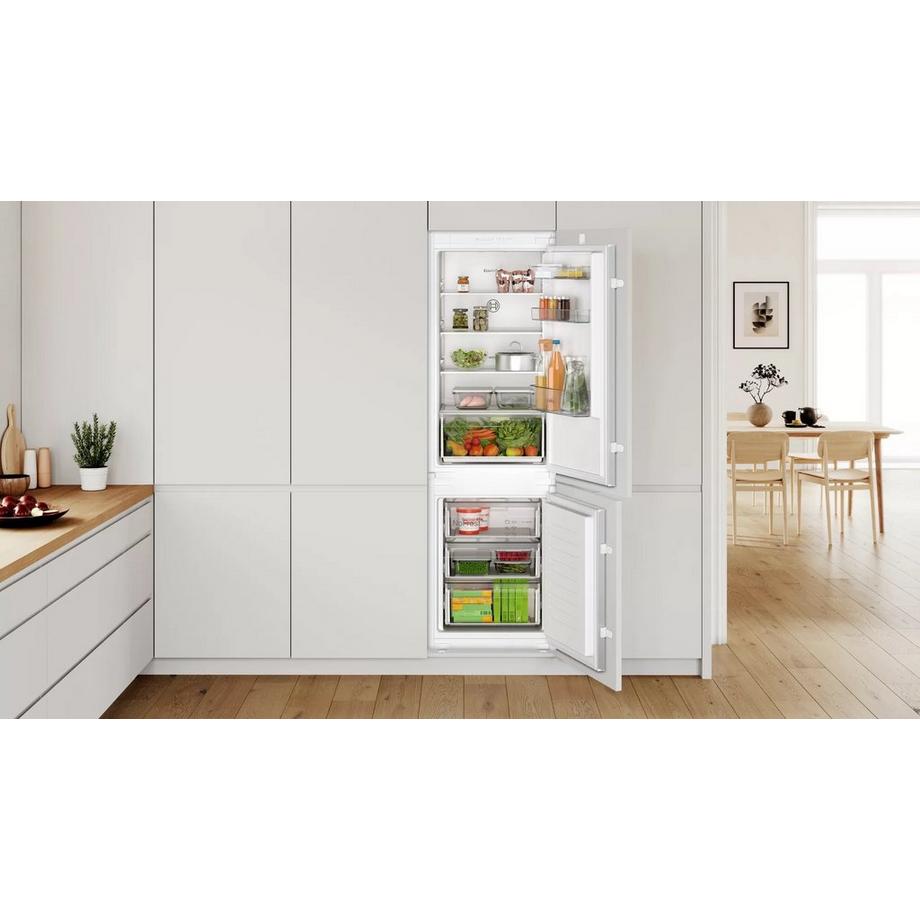 Bosch KIN86NSE0G 54.1cm 70/30 Integrated Frost Free Fridge Freezer