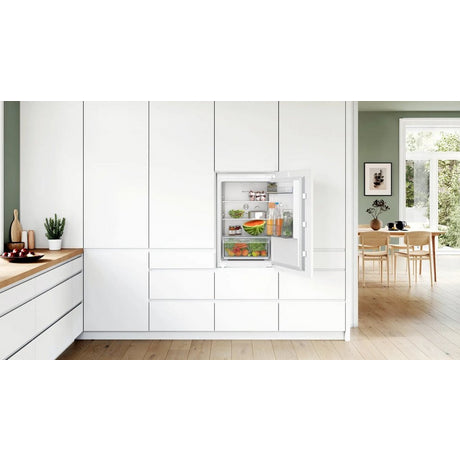 Bosch KIR21NSE0G integrated in collum Larder Fridge - White