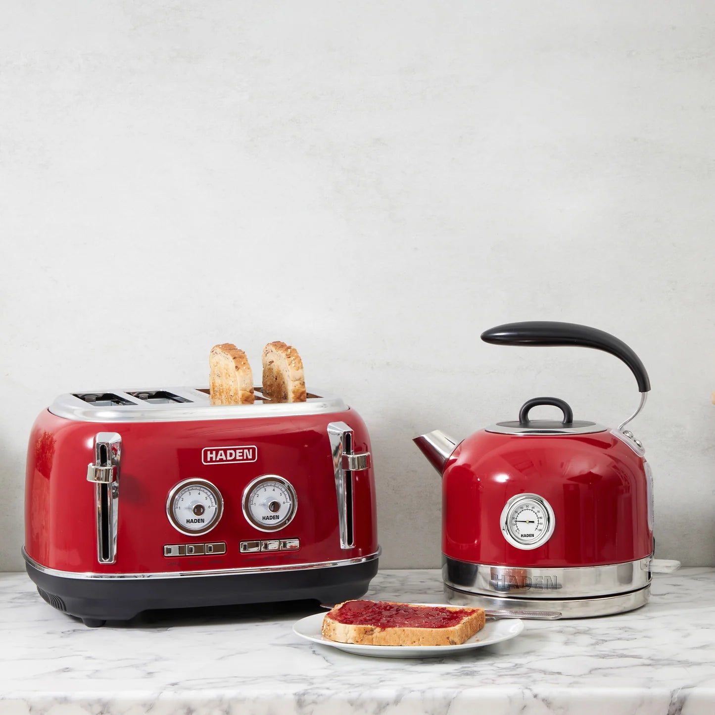 Haden Jersey Red 4 Slice Toaster