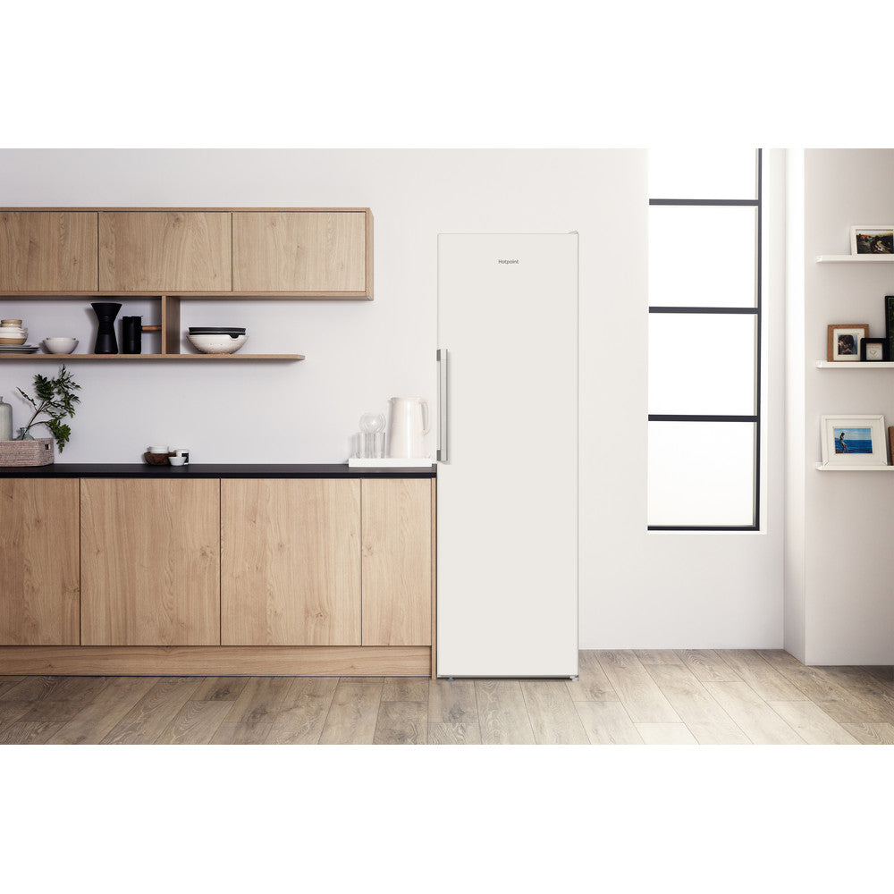 Hotpoint SH8 1Q WRFD UK 1 60cm wide tall larder Fridge - White