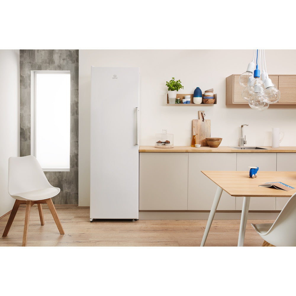 Indesit Freestanding upright freezer: white - UI8 F2C W UK