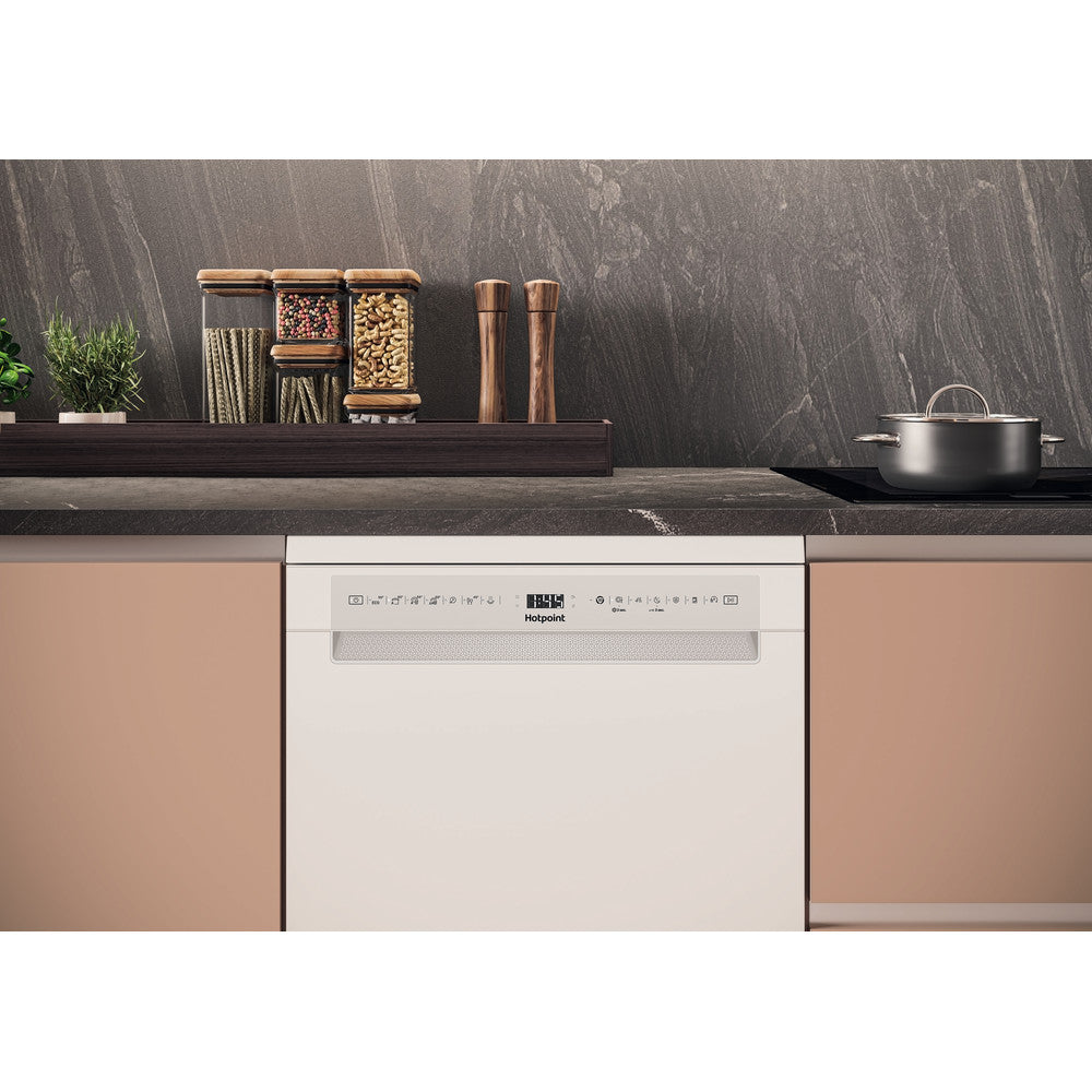 Hotpoint Maxi Space H7FHS41W Freestanding 15 Place Settings Dishwasher -white