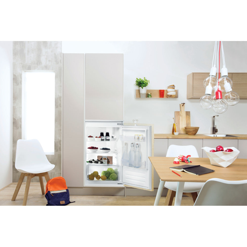 Indesit INS9011 Integrated Fridge