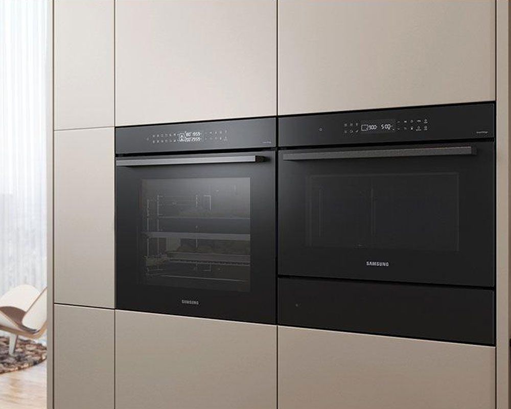 Samsung NV7B44205AK/U4 59.5cm Bespoke Series 4 Single Oven with Dual Cook - Black