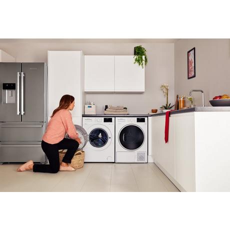 Blomberg LTH38420W 8kg Heat Pump Tumble Dryer - White